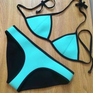 Triangl “Chloe” bikini in turquoise!